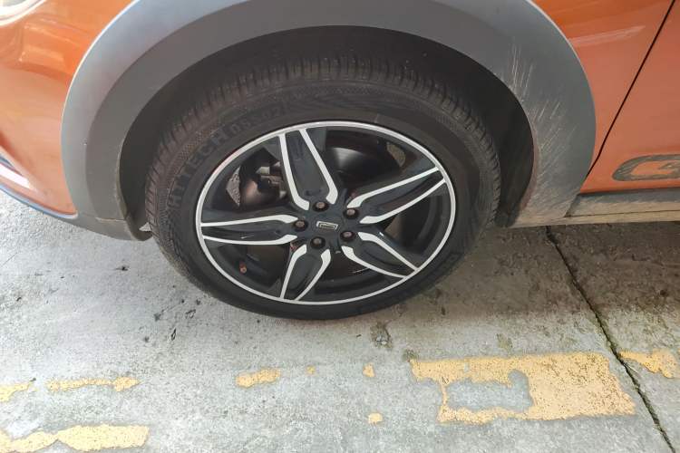 Used Qoros 3 2017 GT 1.6T Manual Enjoyment Model
