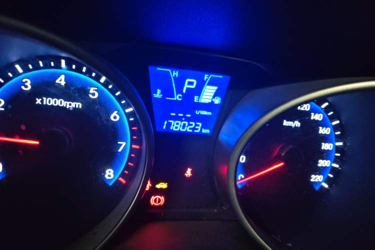 Used Hyundai ix35 2015 2.0L Automatic 2WD Comfort Edition China V Standard Odometer Close Up