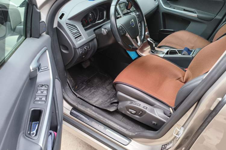 Used Volvo XC60 2015 T5 Smart Upgrade Model
