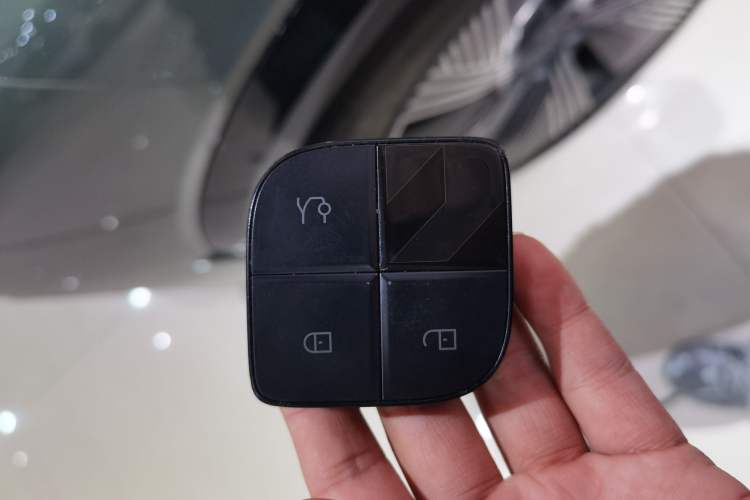 Used Lynk & Co 08 EM-P 2023 220km All-Wheel-Drive Performance Halo