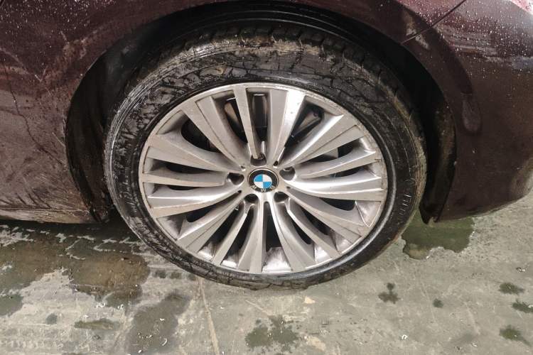 Used BMW 5 Series GT 2014 528i Luxury Edition Right Front Wheel Hub