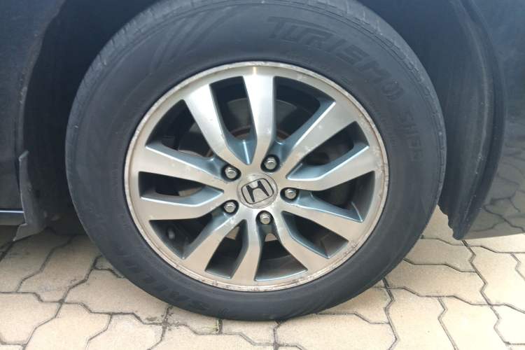Used Honda Odyssey 2013 2.4L Elite Edition Right Front Wheel Hub