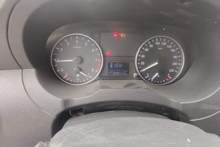 Used JAC Refine M3 2022 PLUS IKEA Edition 1.8L Comfort Version Odometer Close Up