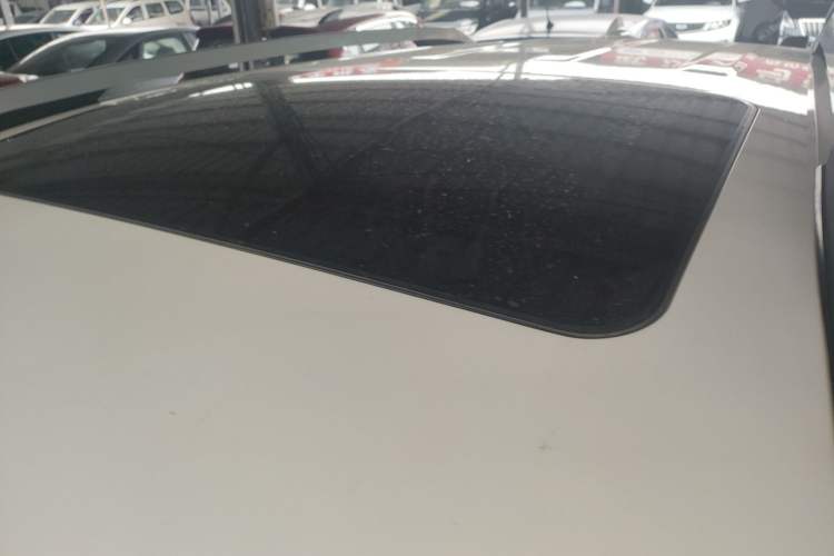 Used Dongfeng Aeolus AX7 2017 2.0L Automatic Zhiyu Trim Roof