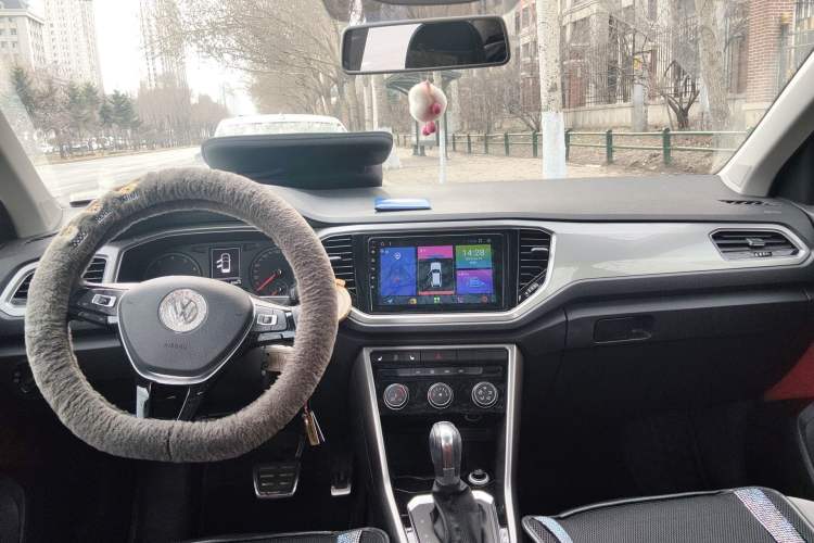 Used Volkswagen T-ROC 2018 280TSI DSG Two-Wheel Drive Advanced Version China V Emission Standard