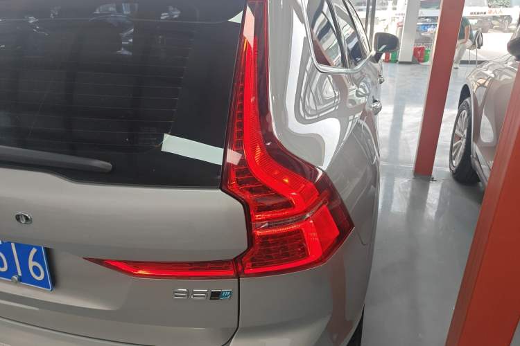 Used Volvo XC60 2023 B5 4x4 Smart Luxury Edition Right Rear Taillight