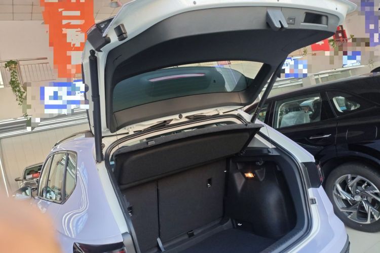 Used Volkswagen Tharu 2023 300TSI Two-Wheel-Drive Moon Luxury Edition
