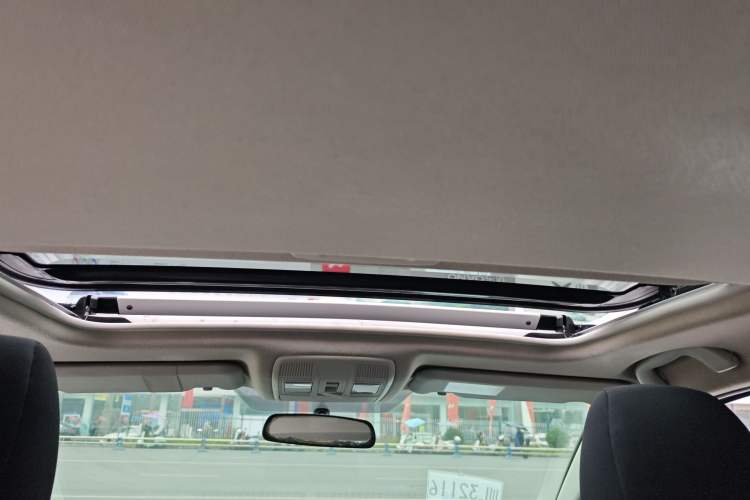 Used Mazda Mazda 3 Axela 2014 Sedan 1.5L Automatic Luxury Model