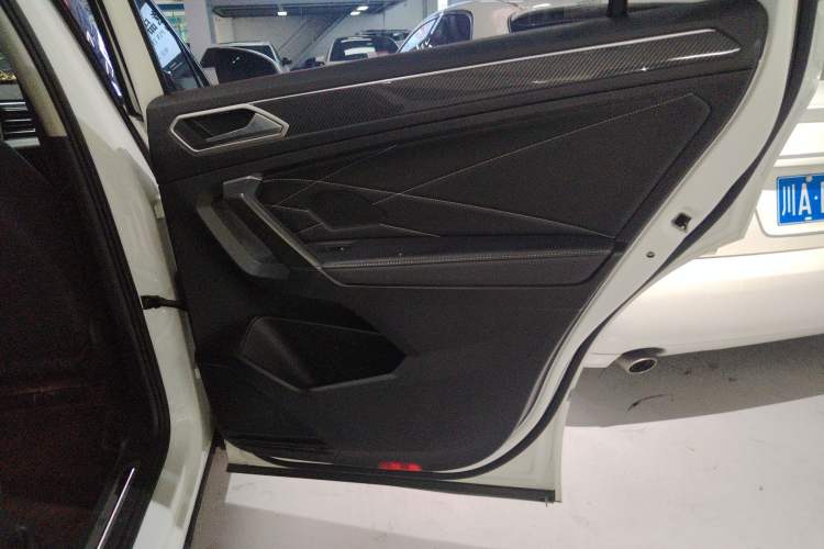 Used Volkswagen Tiguan L 2024 330TSI Automatic Two-Wheel Drive R-Line Enhanced Edition