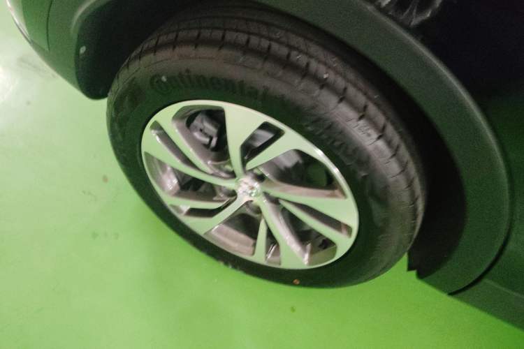 Used Buick Envision 2023 Encore S 652T Two-Wheel-Drive Luxury Model
