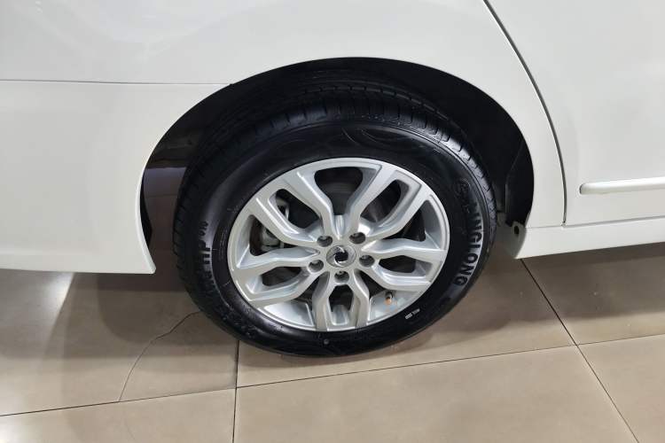Used Dongfeng Junfeng E11K 2019 Standard Model Right Rear Wheel Hub