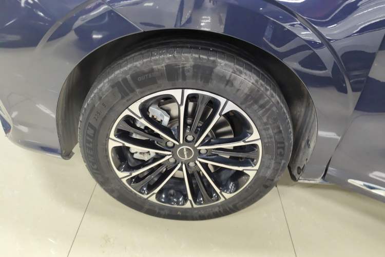 Used Roewe iMAX8 2022 400TGI Celebration Edition
