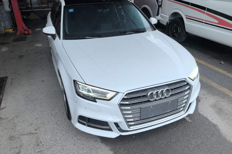 Used Audi A3 2020 Sportback 35 TFSI Fashion Edition China VI Emission Standard Front Right 45 Deg