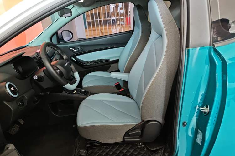 Used Chery QQ Little Ant 2022 Sweet Pink Edition Half-Sugar Version Lithium Iron Phosphate 30 kW 301 km Left Front Seat