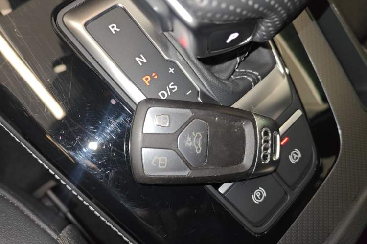 Used Audi Q5L 2024 40 TFSI Luxury Dynamic Edition Vehicle Key