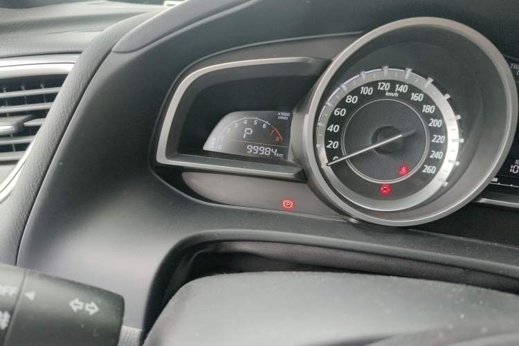 Used Mazda CX-4 2016 2.0L Automatic 2WD Blue Sky Dynamic Edition Odometer Close Up