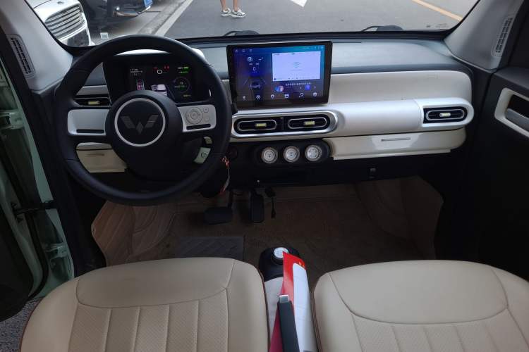 Used Wuling Hongguang MINIEV 2024 3rd Generation 215km Advanced Version