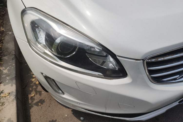 Used Volvo XC60 2015 T5 Smart Upgrade Model Right Front Headlight