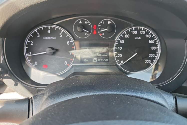 Used Nissan Tiida 2011 1.6L CVT Smart Version
