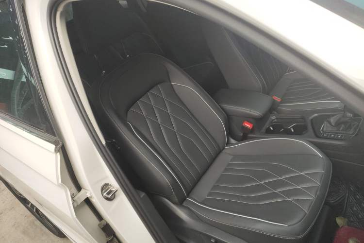 Used Volkswagen Tiguan L 2022 330TSI Automatic Two-Wheel Drive R-Line Enhanced Edition