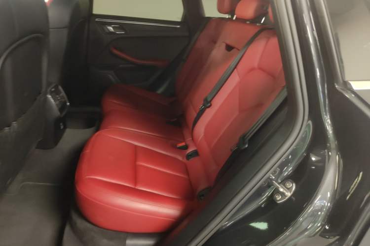 Used Porsche Macan 2021 Macan 2.0T Left Rear Seat