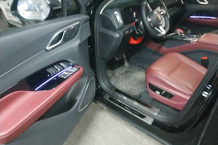 Used Hongqi HS3 PHEV 2025 Model 125km Jingwei PLUS 2 Millionth Anniversary Edition
