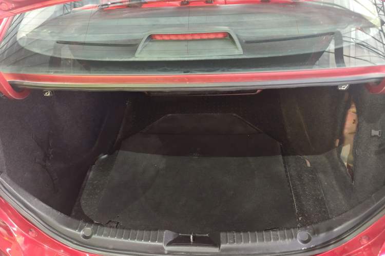 Used Mazda 3 Axela 2016 Sedan 1.5L Automatic Luxury Model Trunk