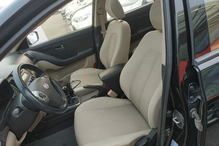 Used Hyundai Celesta 2016 1.6L Manual Jia Yue Sunroof Edition