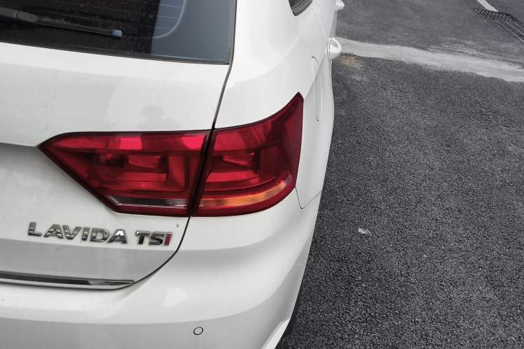 Used Volkswagen Gran Lavida 2013 1.4 TSI Automatic Comfort Model