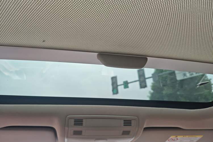 Used Volkswagen Golf 2016 230TSI Automatic Luxury Version Headliner