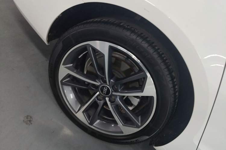 Used Audi A4L 2024 40 TFSI Fashion Dynamic Model Right Rear Wheel Hub