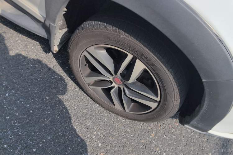 Used BYD Tang New Energy 2015 2.0T Four-Wheel-Drive Flagship Model