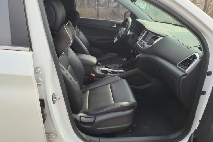 Used Hyundai Tucson 2015 1.6T Dual-Clutch Two-Wheel-Drive Leading Model