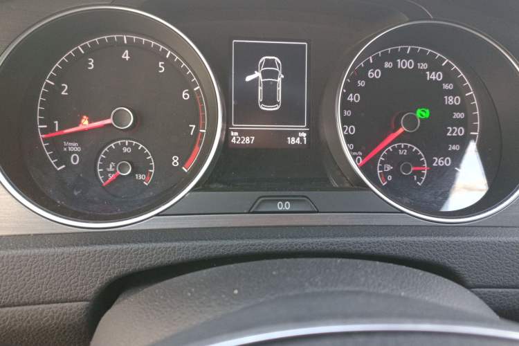 Used Volkswagen Golf 2015 1.4TSI Automatic Luxury Model
