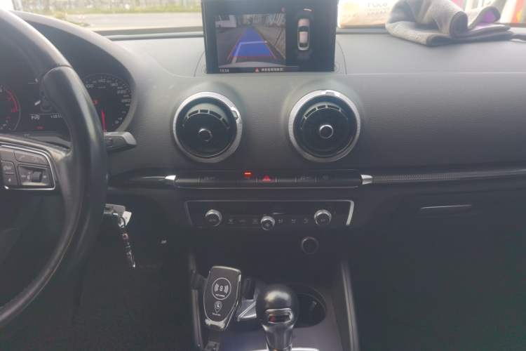 Used Audi A3 2018 30th Anniversary Edition Limousine 35 TFSI Style Model Audio And AC Panel