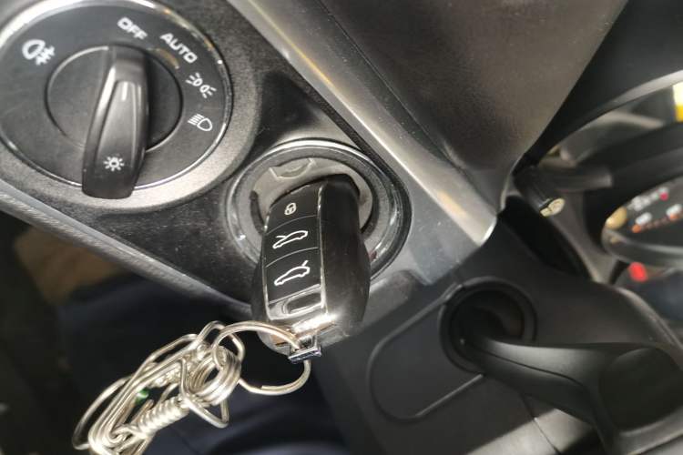 Used Porsche Boxster 2013 Boxster 2.7L
