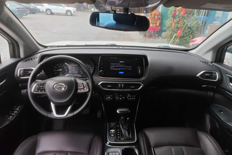 Used GAC Trumpchi GS4 2018 235T Automatic Two-Wheel Drive Luxury Smart Connectivity Version Center Console