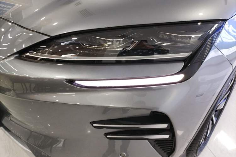 Used BYD Song PLUS New Energy 2025 EV Intelligent Driving Edition 520km Luxury Model
