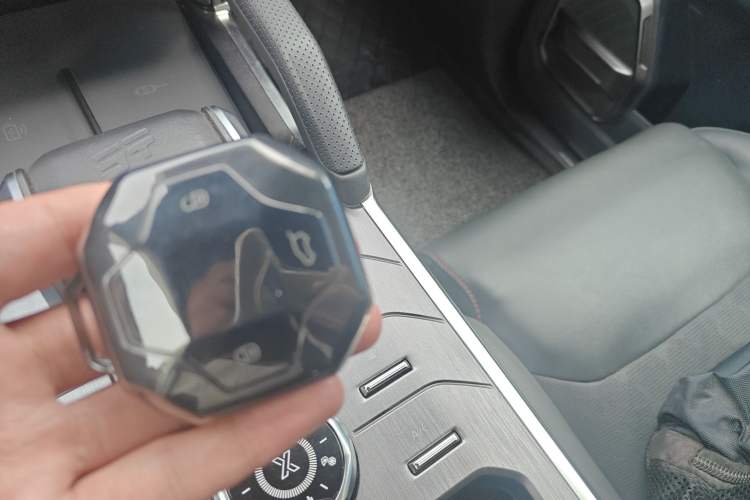 Used JETOUR Traveler 2023 2.0T All-Wheel Drive CrossPRO+
