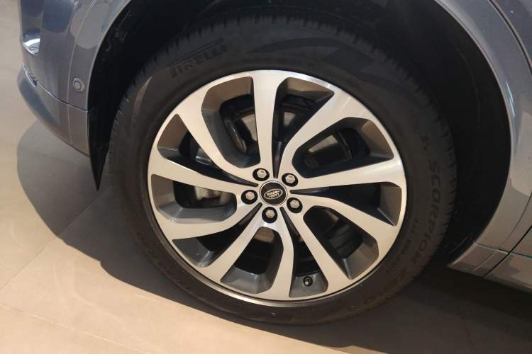 Used Land Rover Discovery Sport 2020 249 PS R-Dynamic Performance Tech Edition 5 Seats
