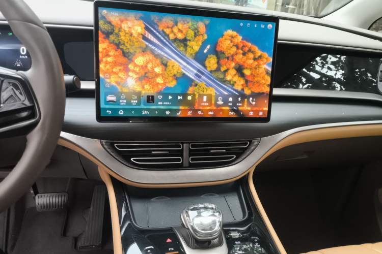 Used Denza D9 2022 EV 600 Four-Wheel Drive Flagship Model Audio And AC Panel