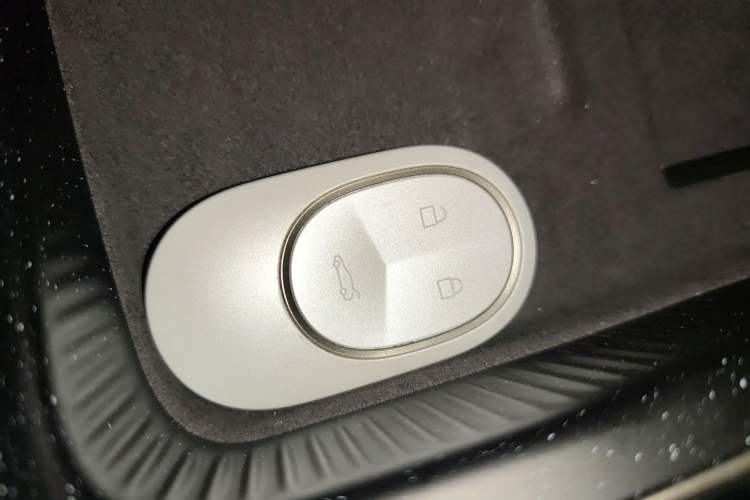 Used Nio ET5T 2025 75 kWh Touring Vehicle Key