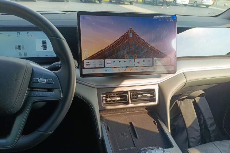 Used BYD Song L DM-i 2025 Intelligent Driving Version 160 km Beyond-Range Type Audio And AC Panel