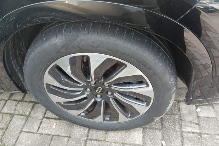 Used Hima AITO M7 2024 1.5T Rear-Drive Plus Version 6 Seats Right Front Wheel Hub