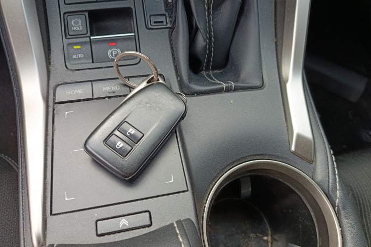 Used Lexus NX 2020 200 Front-Wheel Drive Freeline Edition China VI Standard Vehicle Key