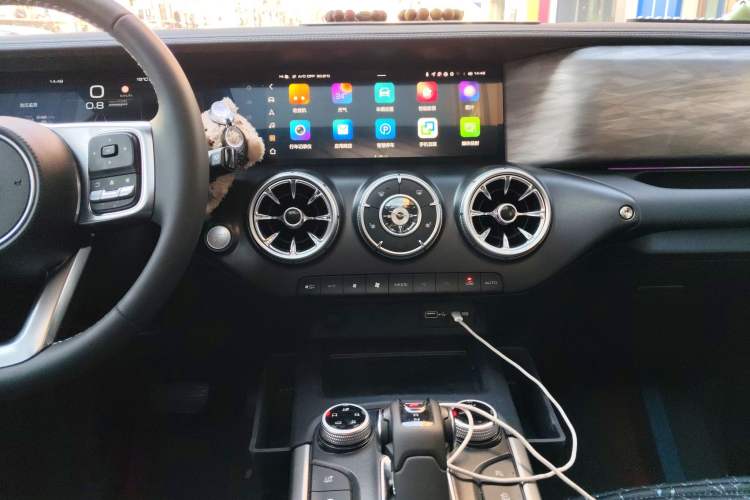 Used Tank 300 2024 2.0T Challenger Audio And AC Panel