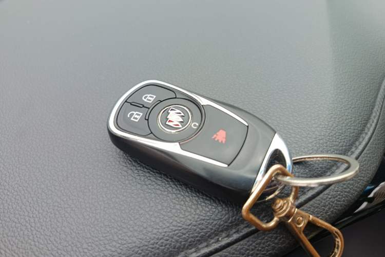 Used Buick GL8 2022 Land Cruiser Executive Class 652T Comfort Model Vehicle Key