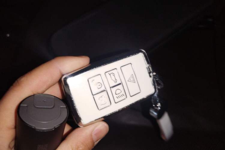 Used Land Rover Range 2020 3.0 L6 Legacy Edition Vehicle Key