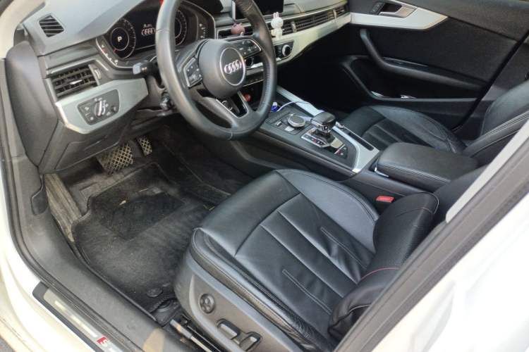 Used Audi A4L 2019 40 TFSI Fashion Edition China VI Emission Standard