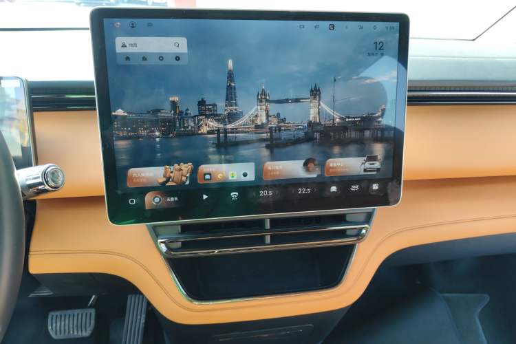 Used Geely Galaxy LEVC L380 2024 140-Degree 8-Seater Four-Wheel Drive Max